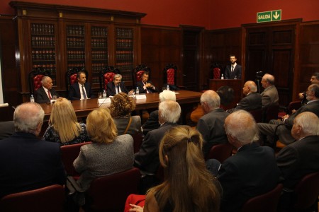 Ceremonia de entrega de diploma de profesor honorario de la Universidad de Buenos Aires a Jorge R. Vanossi