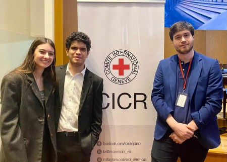 El equipo de la Facultad obtuvo el primer lugar en el Cuarto Concurso Regional de Alegatos y Simulacin en Derecho Internacional Humanitario