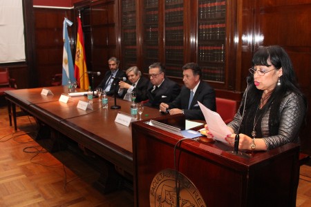 Entrega del doctorado  honoris causa  a Miguel Herrero y Rodríguez de Miñón