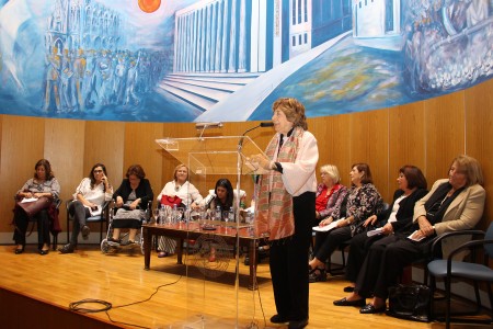 Homenaje de las mujeres a Raúl Alfonsín