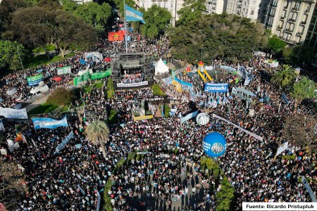 La Facultad participó de la marcha por la Ley de Financiamiento a Universidades Nacionales