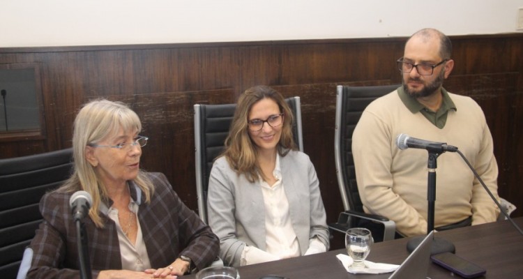 Silvia Nonna, Laura Forni y Agustn Gonzlez