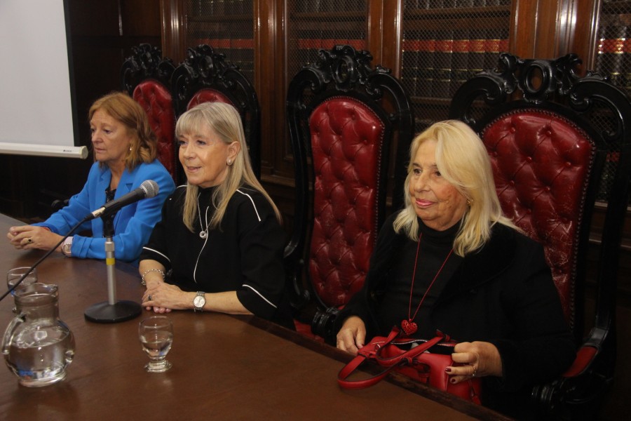 Leila Devia, Silvia Nonna y Beatriz Silvia Krom
