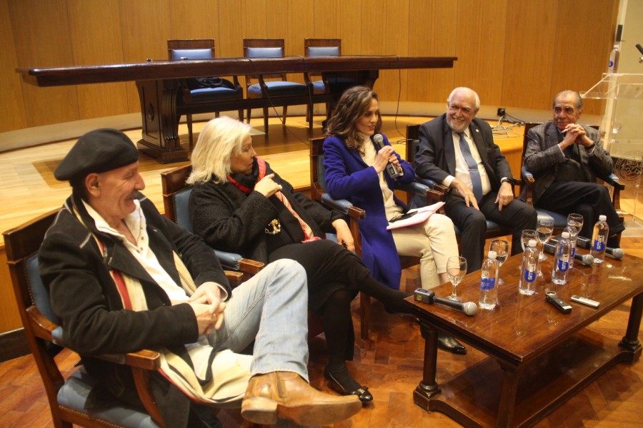 Jorge Yoma, Elisa Carrio, Jessica Bossi, Ricardo Gil Lavedra y Rodolfo Daz