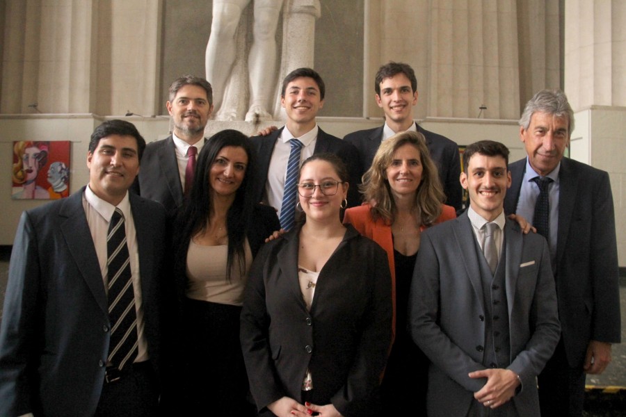 Jos Mara Salgado, Lukas Musfeldt, Santiago Saponara y Jorge A. Rojas (arriba) y Emiliano Lizarraga, Mara Eugenia Gomez, Lola Rivero, Romina Soledad Moreno y Pablo Sinopoli (abajo)