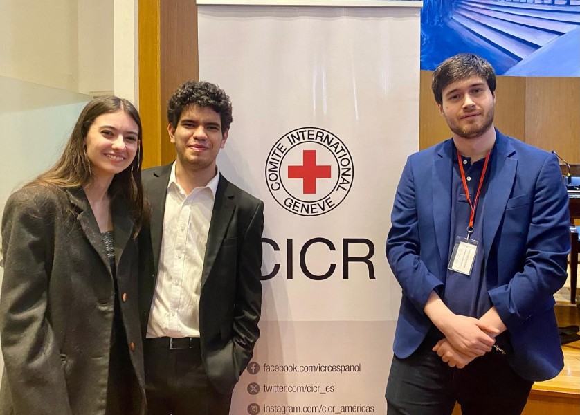 El equipo de la Facultad obtuvo el primer lugar en el Cuarto Concurso Regional de Alegatos y Simulacin en Derecho Internacional Humanitario 